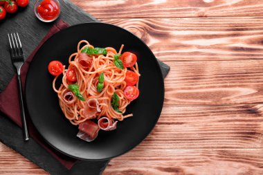 Amatriciana soslu spagetti