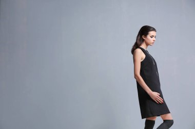 Güzel kadın moda giysileri
