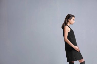 Güzel kadın moda giysileri