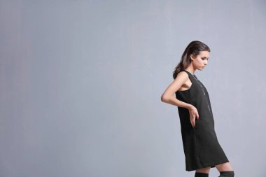 Güzel kadın moda giysileri