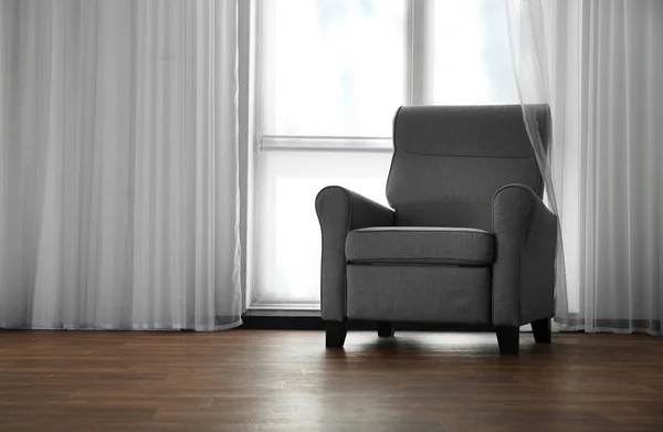 Sessel im modernen Raum — Stockfoto