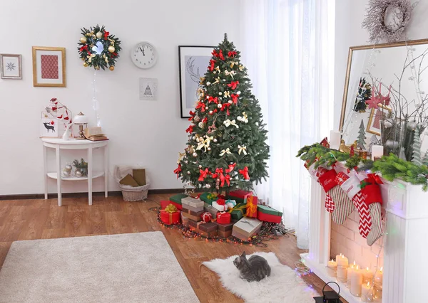 Kuscheliges Weihnachtsinterieur — Stockfoto