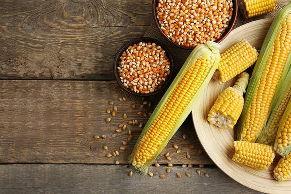 Érett friss kukorica — Stock Fotó