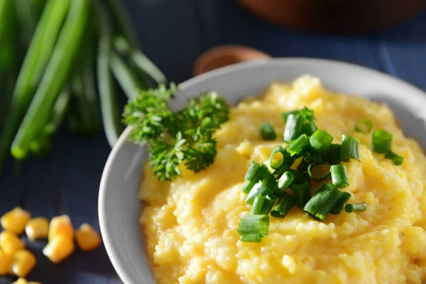 Mısır unu lapası lezzetli breakfast — Stok fotoğraf