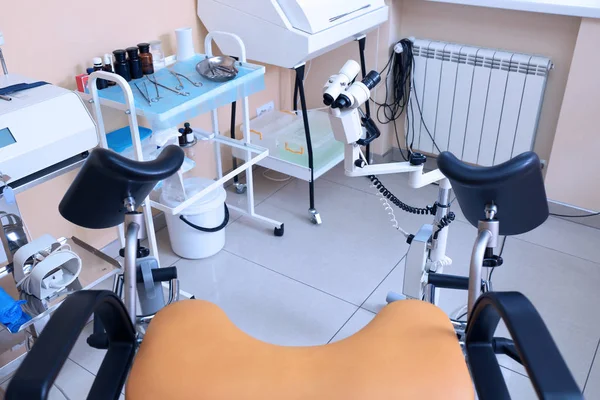 Gynekologický pokoj s židlí — Stock fotografie