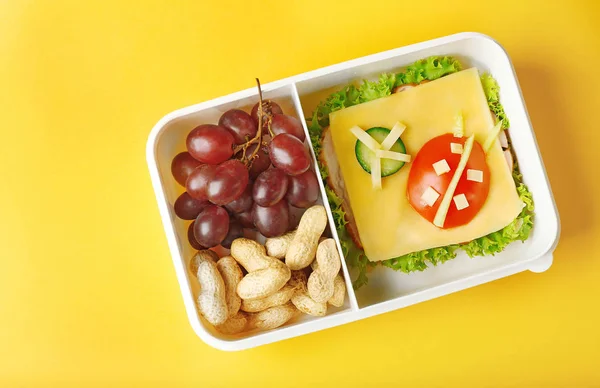 Lunchbox met heerlijk diner — Stockfoto