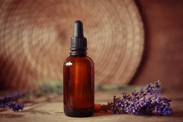 Olio aromatico e lavanda — Foto Stock