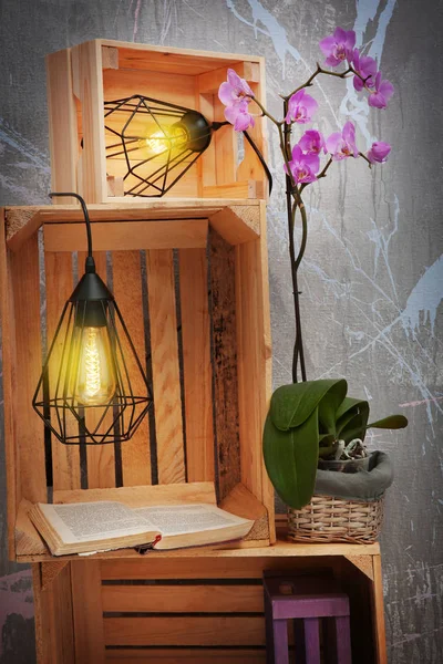 Moderní interiér místnosti s lampami — Stock fotografie