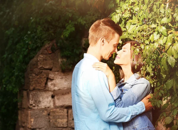 Beautiful young couple — Stock Photo, Image