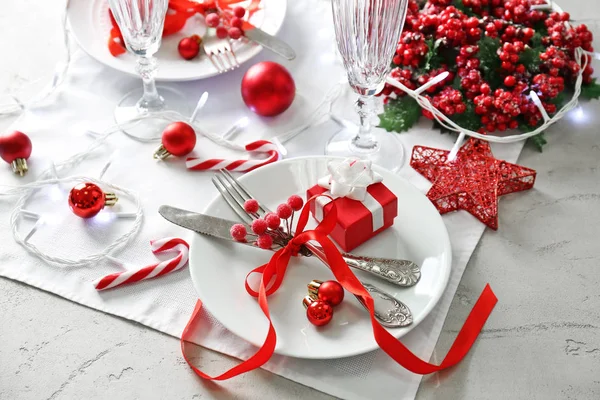 Schöne weihnachtliche Tischdekoration — Stockfoto