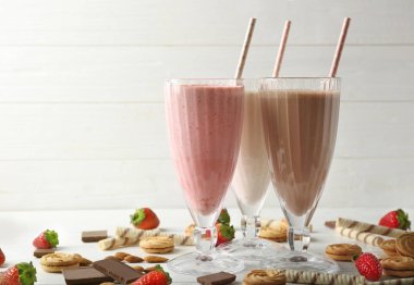 Üç lezzetli kokteyller