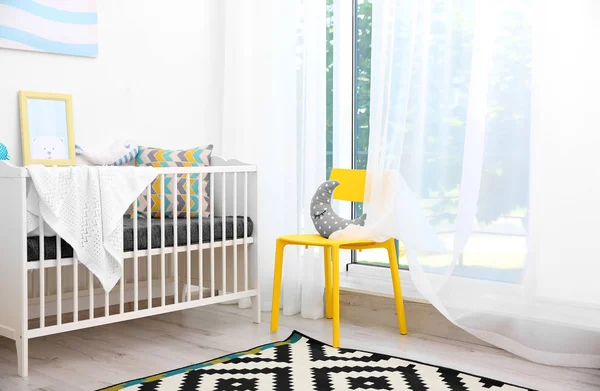 現代の赤ちゃんの部屋のインテリア — ストック写真