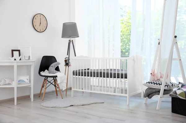 Sisustus moderni vauva huone — kuvapankkivalokuva