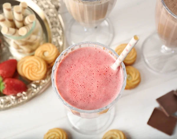 Tasty strawberry cocktail — Stock Photo, Image