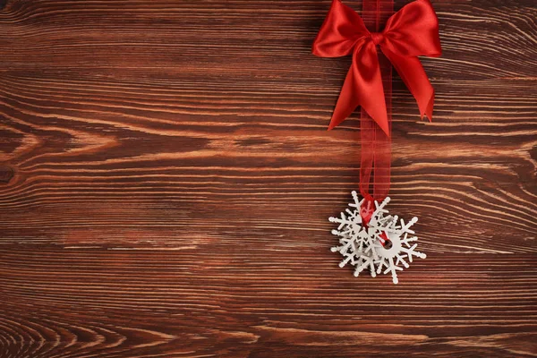 Şerit üzerinde asılı Noel dekorasyon — Stok fotoğraf