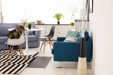 Açık renkli modern iç