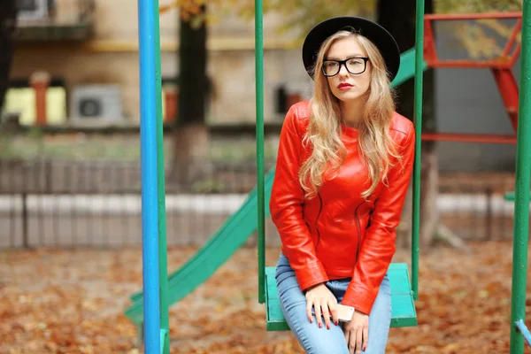 Young fashion woman — Stock Photo, Image