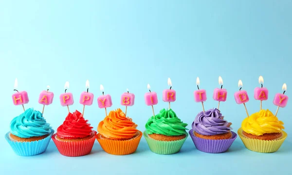 Leckere bunte Cupcakes — Stockfoto