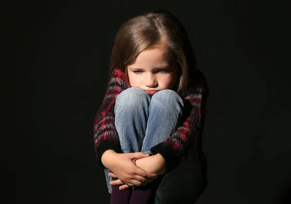 Triest klein meisje — Stockfoto