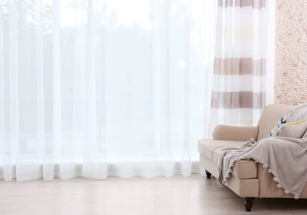 新沙发窗帘背景 — 图库照片
