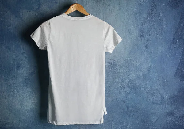 T-shirt branca em branco — Fotografia de Stock