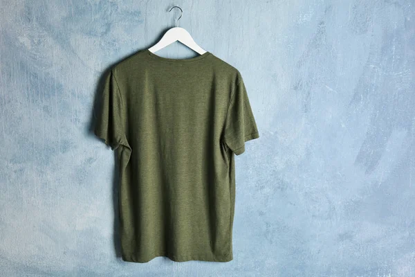 Blank dark t-shirt — Stock Photo, Image