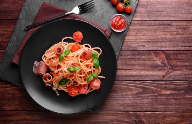 Amatriciana soslu spagetti