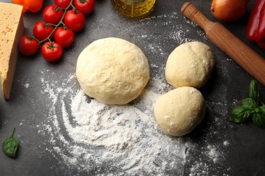 Hazırlık ev yapımı pizza 