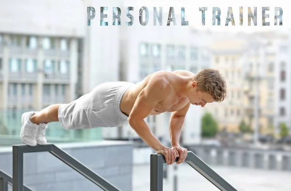 Giovane Che Esercizi All Aperto Testo Personal Trainer Sfondo Concetto — Foto Stock