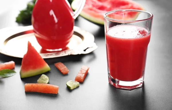 Vattenmelon smoothie med mynta — Stockfoto