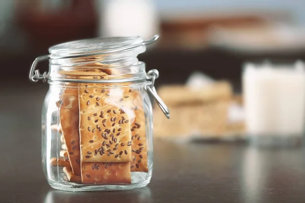 瓶の中の穀物クッキー — ストック写真