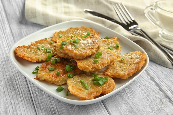 Plate with tasty potato pancakes for Hanukkah — Stock Photo, Image
