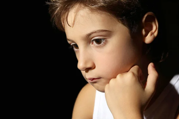 Pequeno menino bonito — Fotografia de Stock