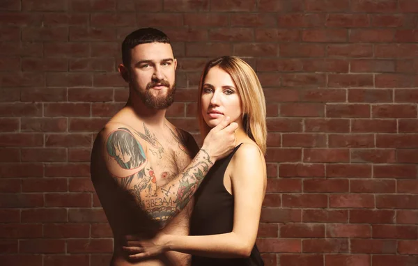 Divat tetovált pár — Stock Fotó