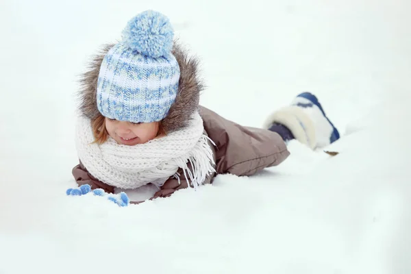 Cute little girl — Stock Photo, Image