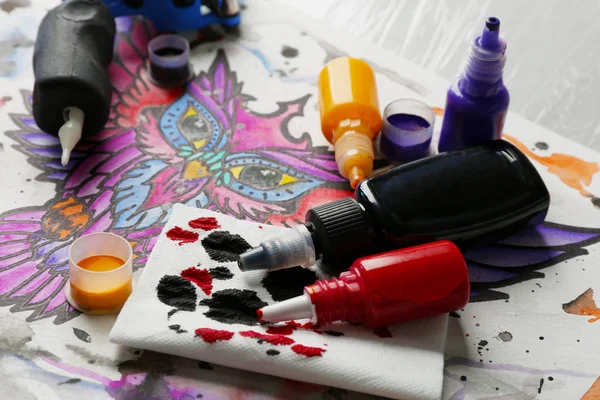 Machine Tatouer Avec Croquis Fournitures Sur Table — Photo