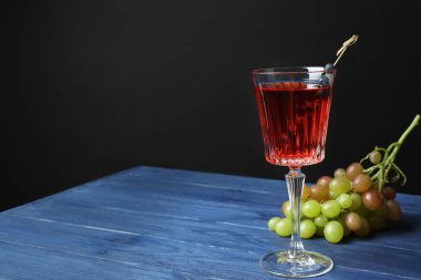 Lezzetli kokteyl ve üzüm