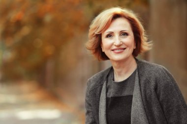 Muhteşem bir orta yaşlı kadın