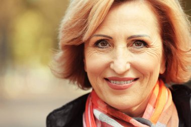 Muhteşem bir orta yaşlı kadın