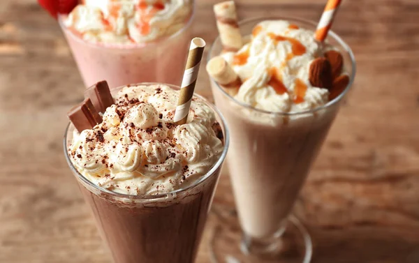 Drei leckere Milchshakes — Stockfoto