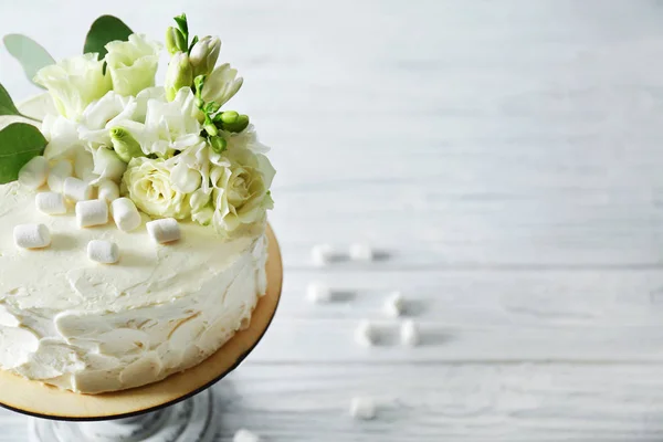 Lezzetli pasta şekerleme ile dekore edilmiş — Stok fotoğraf