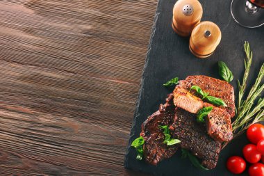 Lezzetli biftek domates ile 