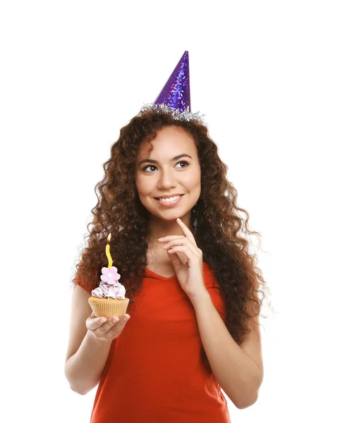 Chica africana con pastel de cumpleaños — Foto de Stock