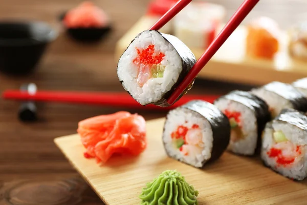 Delicioso conjunto de sushi — Fotografia de Stock