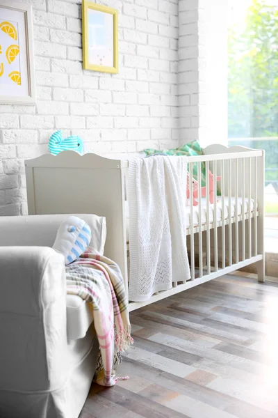 Moderni vauva huone — kuvapankkivalokuva