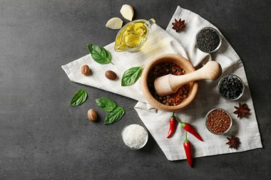 Farklı baharatlar ile kompozisyon 