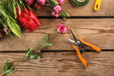 Güzel çiçekler ve çiçekçi donanımları