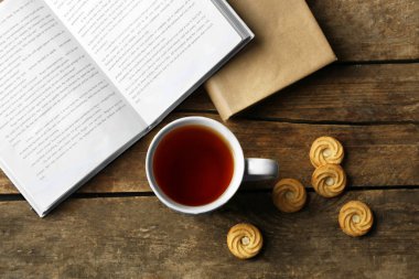 Çerezler ile sıcak içecek