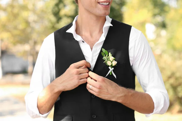 Young Groom Park Closeup — Stock Photo, Image