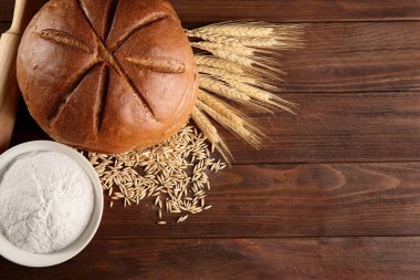 Bir somun taze ekmek.